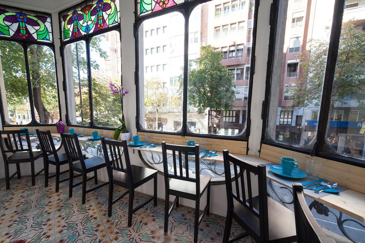 Bed In Girona Bed & Breakfast Ngoại thất bức ảnh