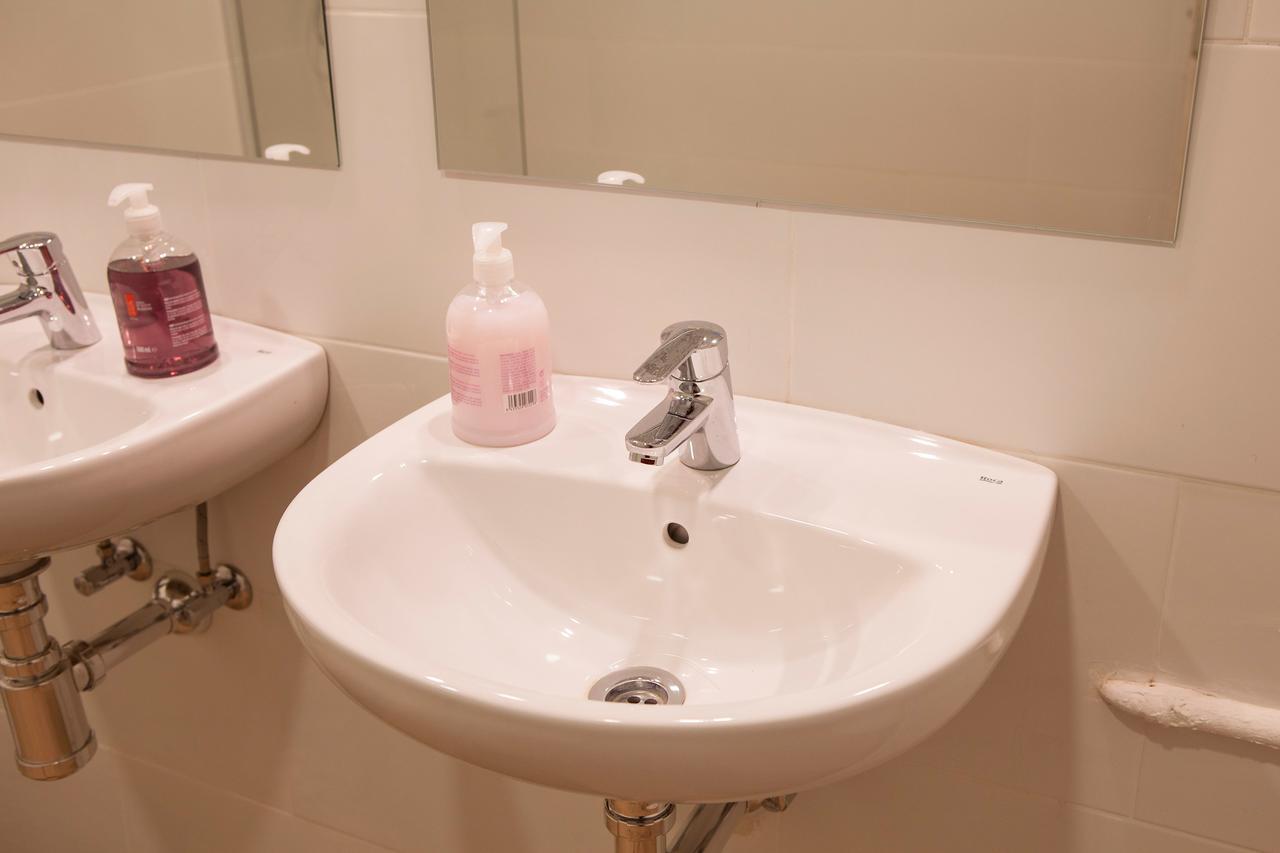 Bed In Girona Bed & Breakfast Ngoại thất bức ảnh